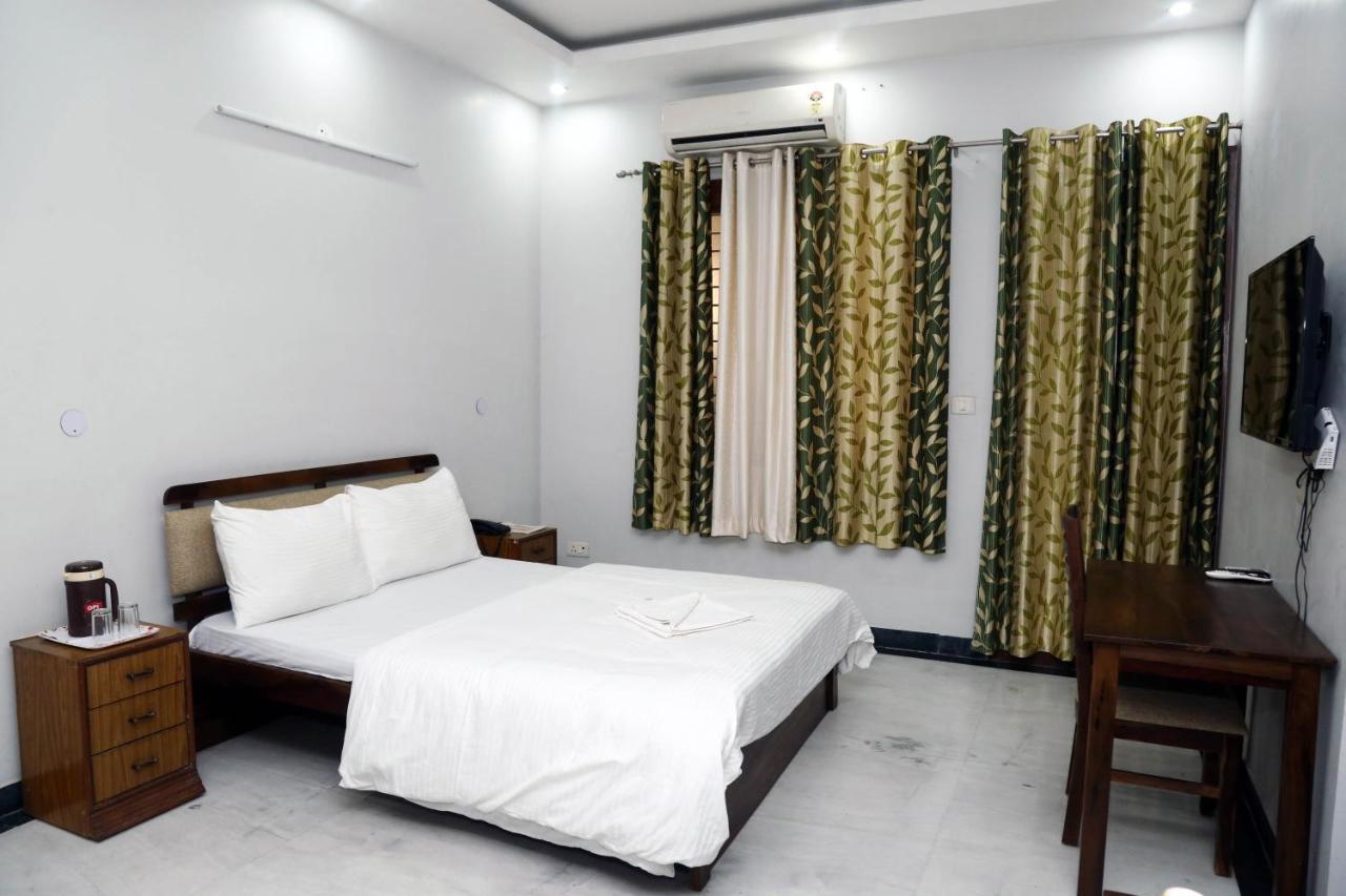J P Residency Hotell Greater Noida Eksteriør bilde