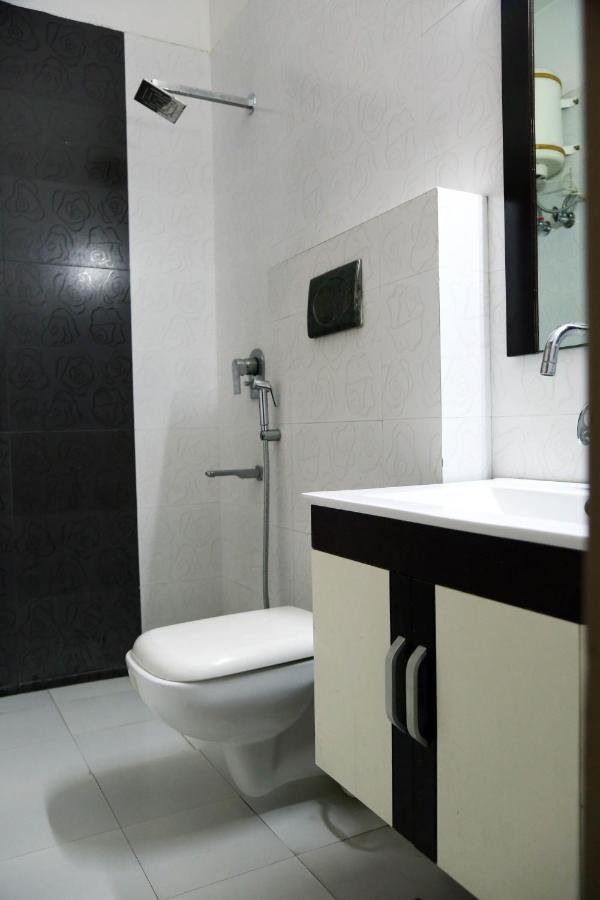 J P Residency Hotell Greater Noida Eksteriør bilde